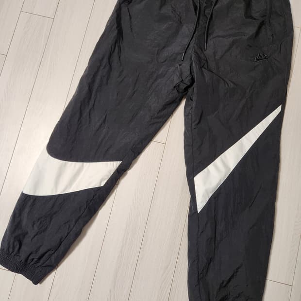 새상품급)나이키 빅스우시 우븐 트레이닝 팬츠 사이즈m

여러 중고사이트에