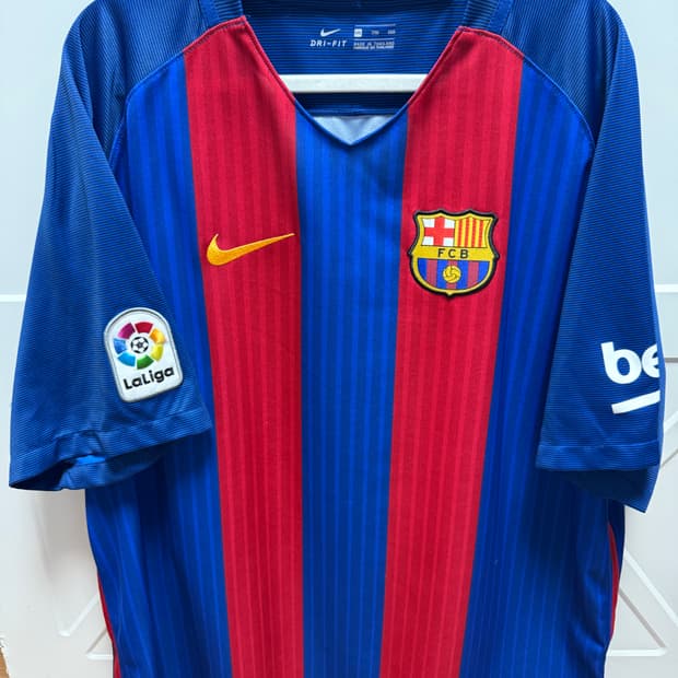 16-17 바르셀로나 유니폼