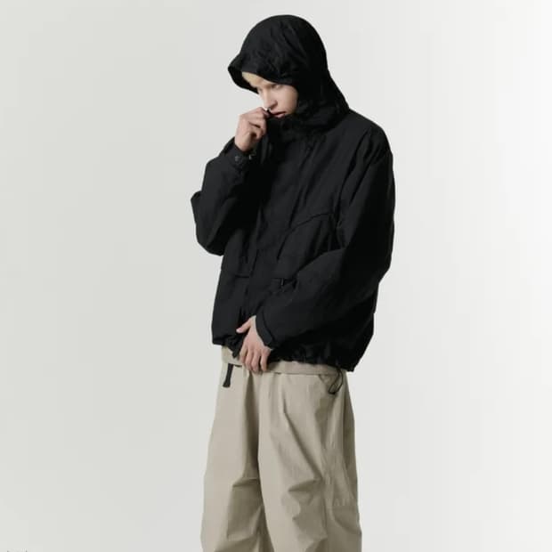 무신사스탠다드 시티 레저 CN 후디드 윈드브레이커 재킷 블랙 L[새상품]