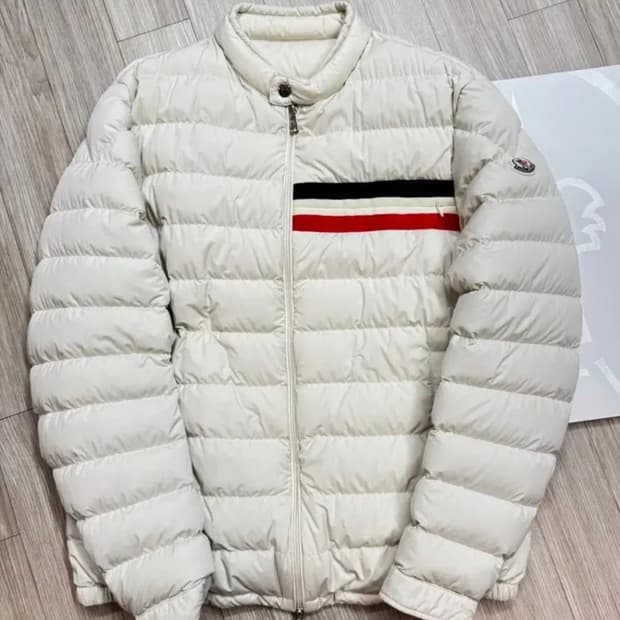 몽클레어 예레스 경량패딩 4