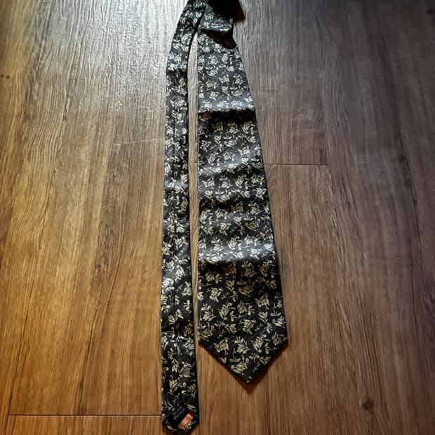 니나 리씨 넥타이