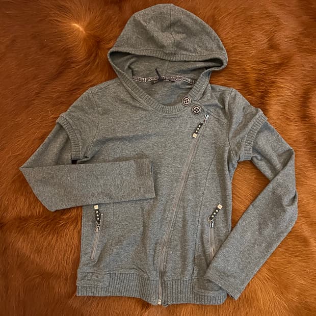 슬림핏 사선 지퍼 후드집업