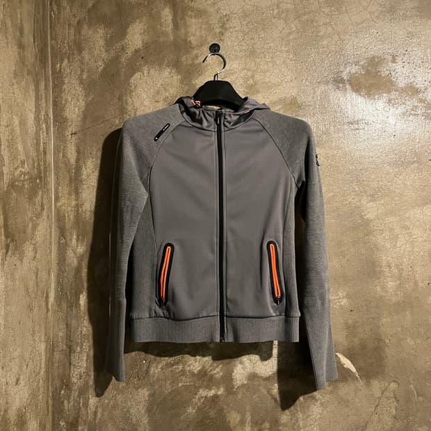 와이드앵글 후드집업