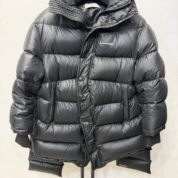 정품) 발렌시아가 오버핏 블랙 푸퍼 목도리 패딩 지디패딩 36