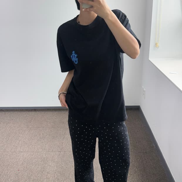 JW ANDERSON 앤더슨 앵커 패치 스몰로고 블랙 반팔  