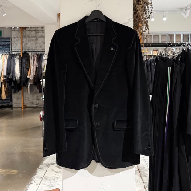 이브 생 로랑 블랙 벨벳 자켓