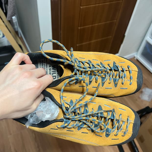 킨 재스퍼 스웨이드 스니커즈 카멜 275 판매