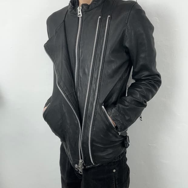 Nano Universe Asymmetric Double-Zip Lamb