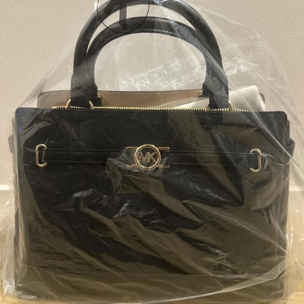 마이클 코어스 ‘리드 LG 벨티드 새첼백 (블랙)