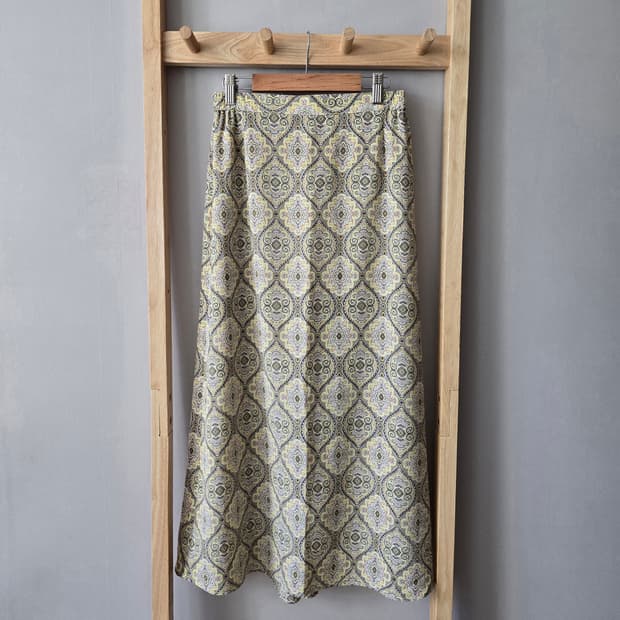 빈티지 무드 옐로우 페이즐 롱 스커트