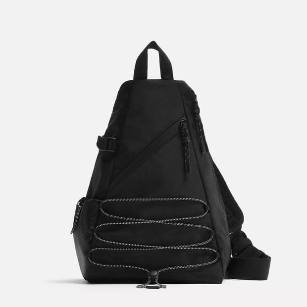 ZARA 테크니컬 크로스바디 백팩