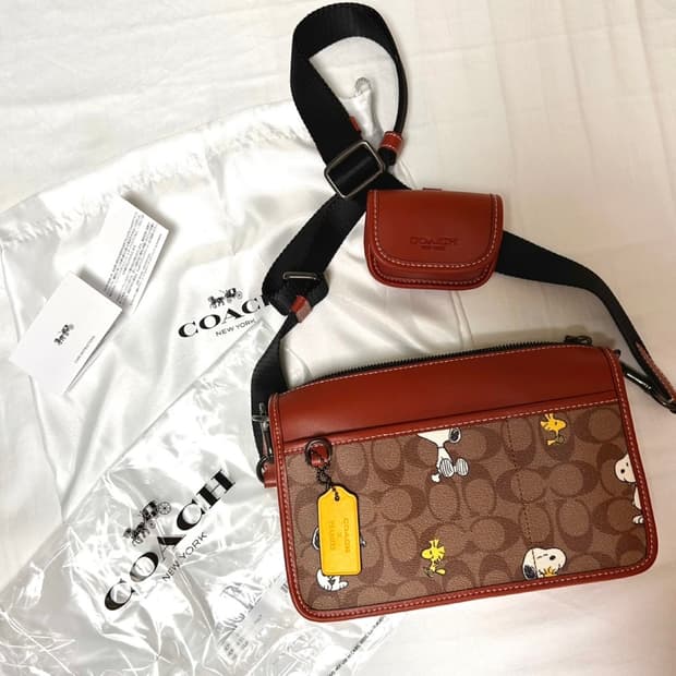 코치 스누피 콜라보백