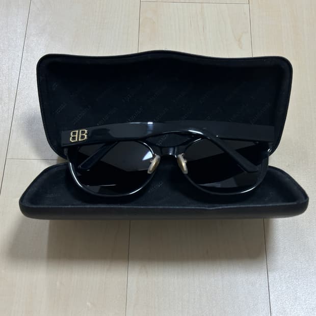 발렌시아가 선글라스 판매 (품명:BB0220SK)