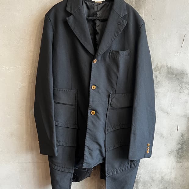 16aw 꼼데가르송 평화의 갑옷