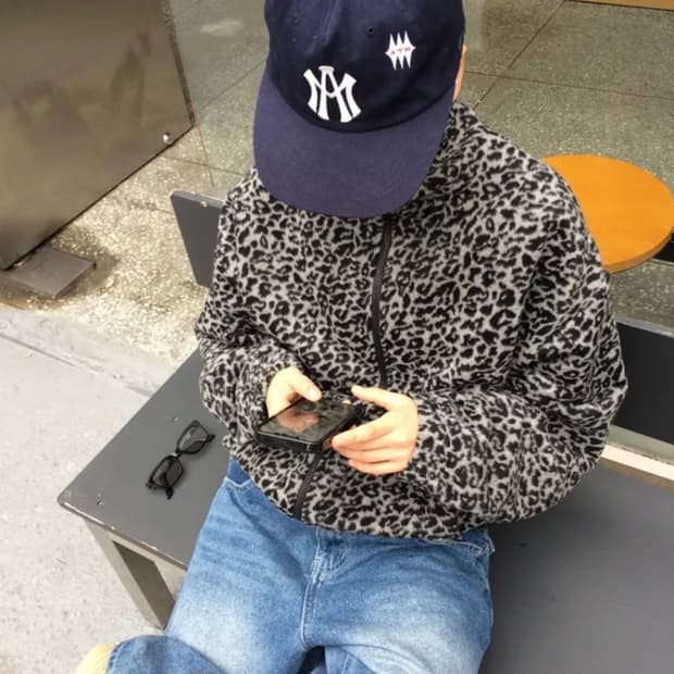 레오파드 후리스 집업