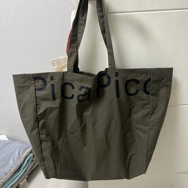pica 피카 카키 숄더백