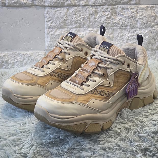 1a-23:너디 청키 러너 베이지 (270mm)