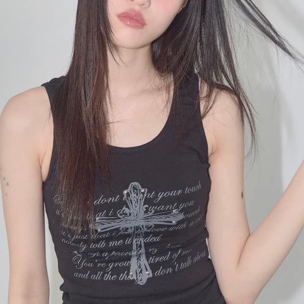 팬시클럽 프론트 크로스 슬리브리스 (BLACK)