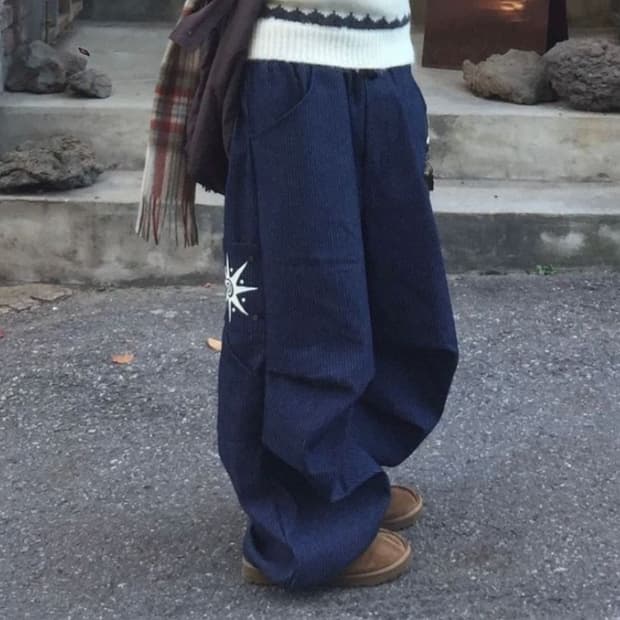 스트라이프 백포인트 핀턱 팬츠