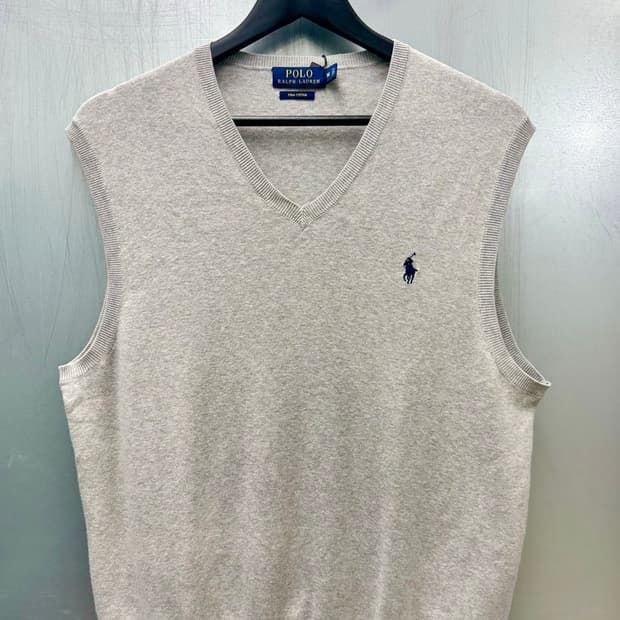 Polo 폴로 랄프로렌 그레이색상 브이넥 니트 베스트