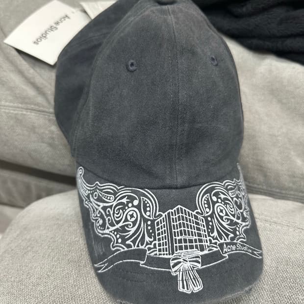 아크네 스튜디오 볼캡