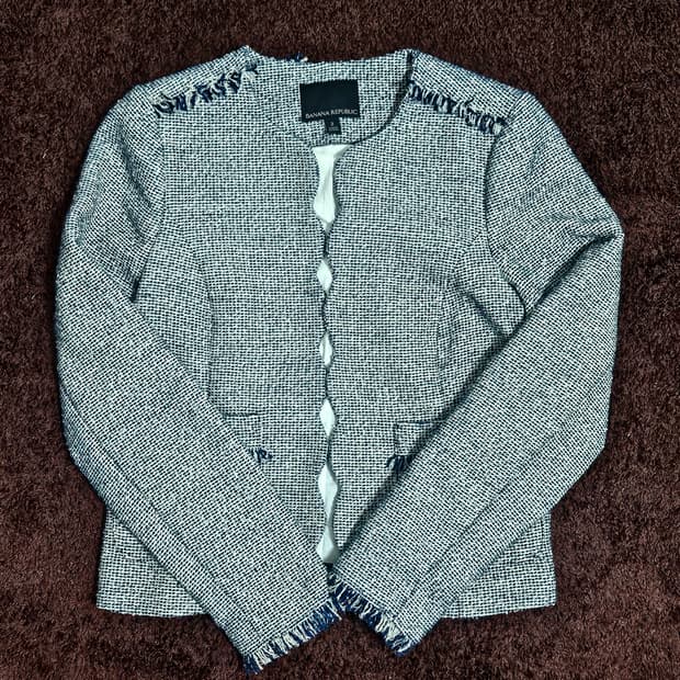 바나나리퍼블릭 크롭 트위드자켓 2 사이즈