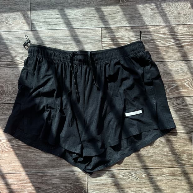 새티스파이 스페이스-O 2.5인치 디스턴스 쇼츠 블랙