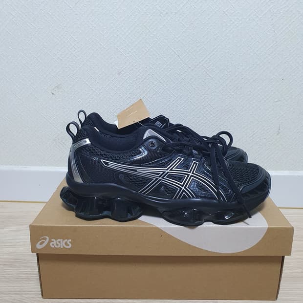 아식스 젤 퀀텀 키네틱 블랙 260