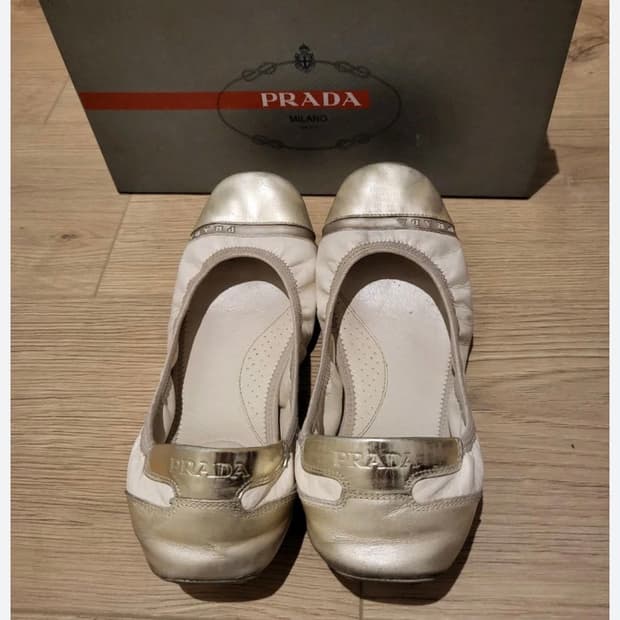 구해요) 프라다 스포츠 발레 플랫슈즈 250