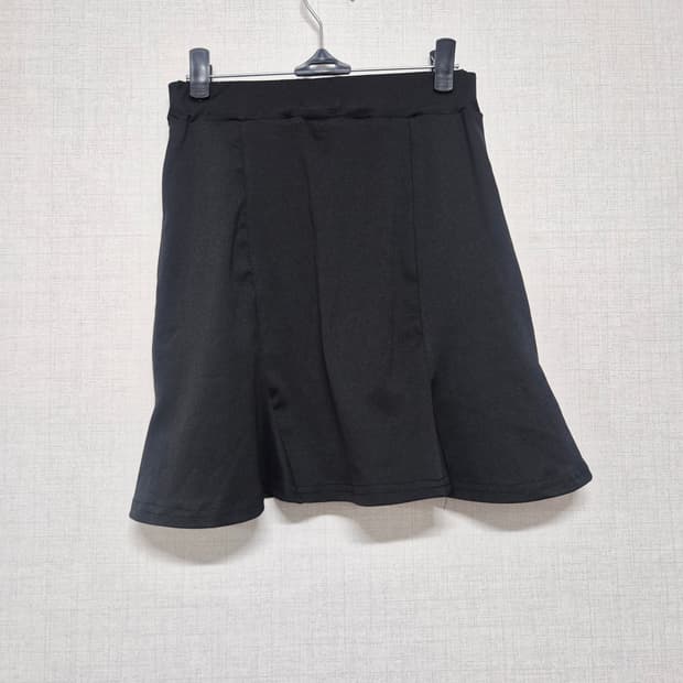 블랙 플레어 스커트