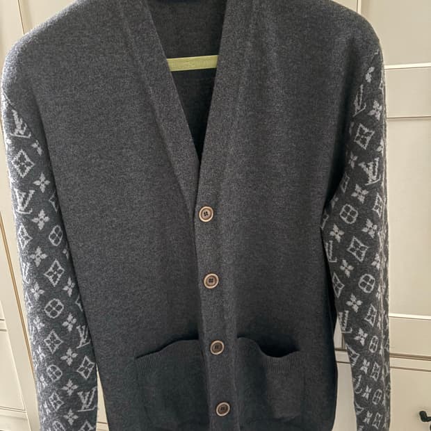 루이비통 캐시미어 모노그램 가디건