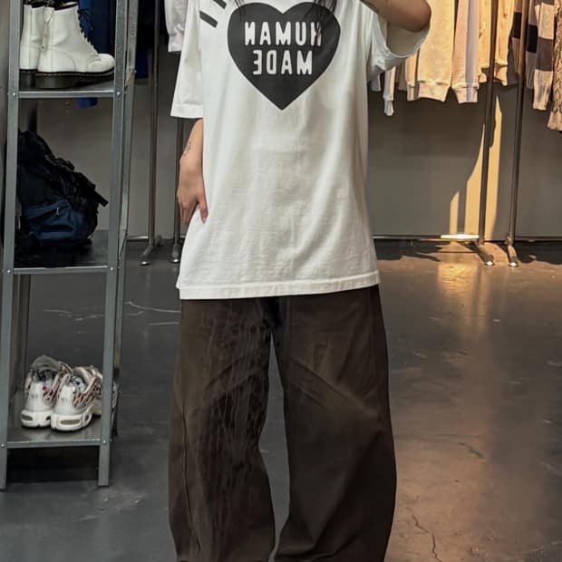 휴먼메이드 블랙 하트로고 반팔 A2392