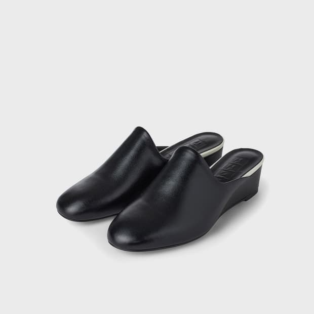 EENK  Venetian Mules - Black