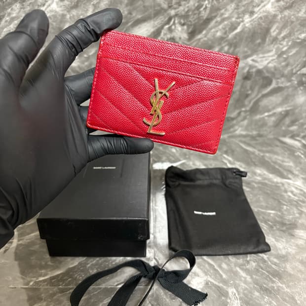 입생로랑 그랑 드 뿌드르 마틀라세 카드지갑