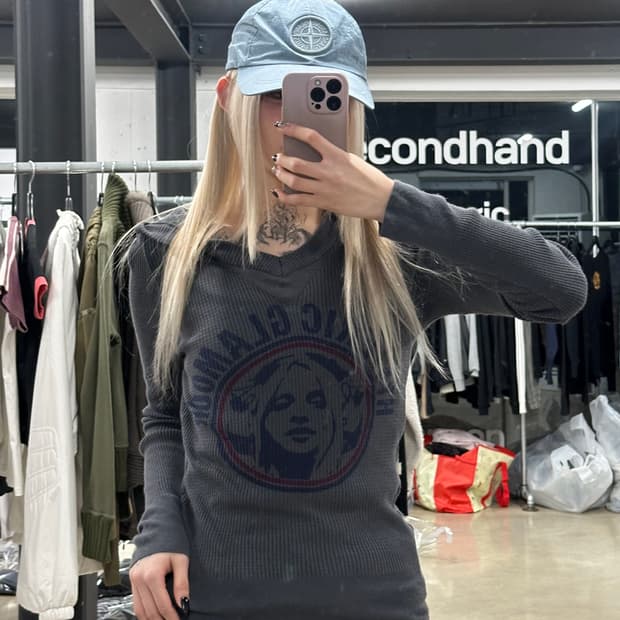 히스테릭 글래머 라운드  히스걸 그래픽 후드 긴팔 슬리브