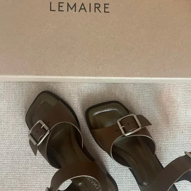 Lemaire 스퀘어힐 36 사이즈 판매합니다