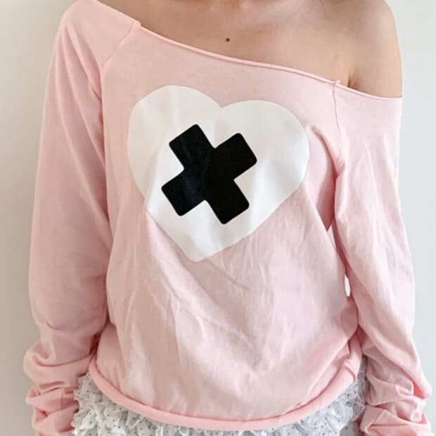 샵페어리 크로스 하트 컷오프 티셔츠 라이트 핑크