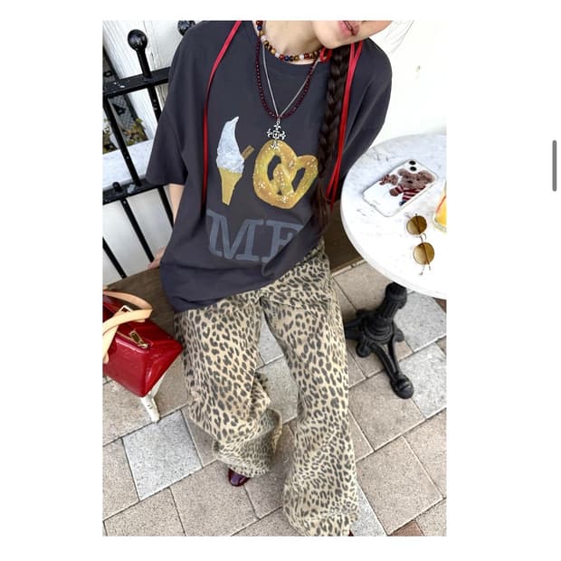 럭키슈에뜨 Low-Rise Leopard Denim Pants