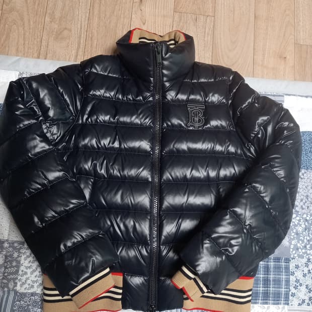 (정품)버버리 블랙 패딩  M(실용55~66)   