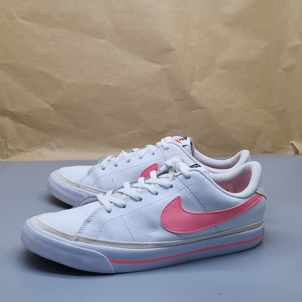 나이키 코트 레거시 스니커즈 245