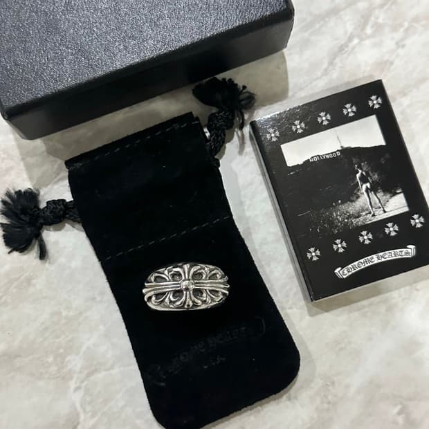 크롬하츠 플로랄 크로스링 kr18 us9