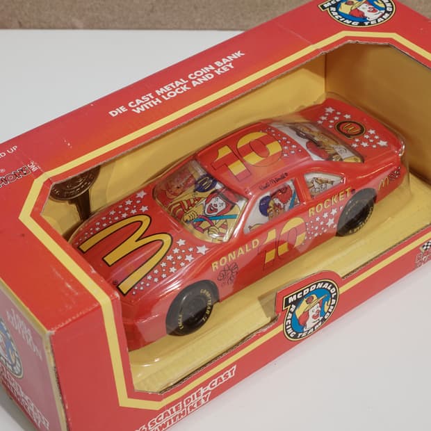 1994년 맥도널드 레이싱 챔피언 자동차 소품