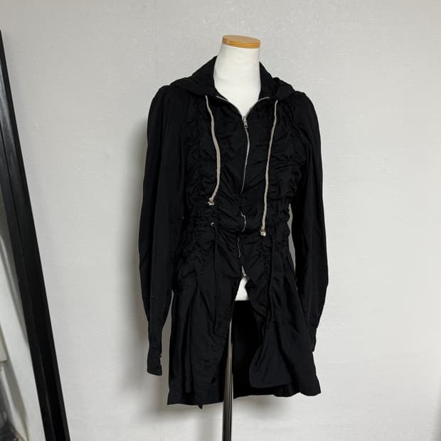 (여성추천)19ss 꼼데가르송 옴므플러스 드레이프 후드자켓 xs