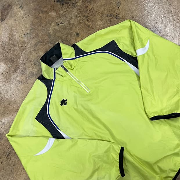 [정품/L] 데상트 형광 옐로우 하프집업 바람막이 b17