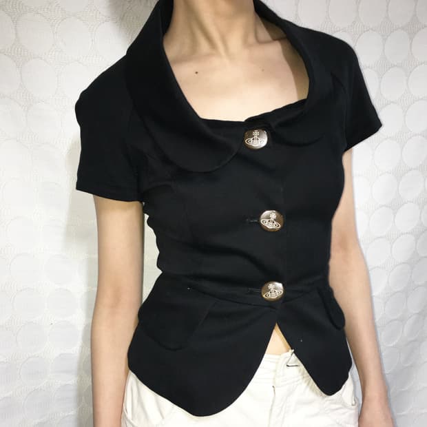 비비안웨스트우드 로우넥 베스트