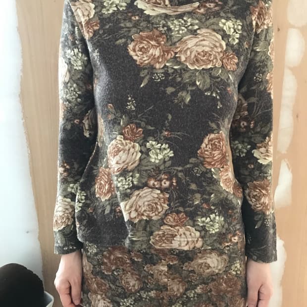 vintage flower pattern turtle neck top