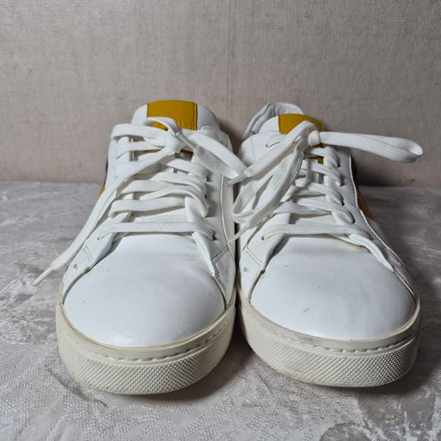 Fendi 팬디 화이트 스니커즈 (우리나라 260)