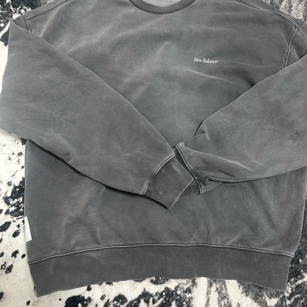 뉴발란스 워싱 논기모 맨투맨