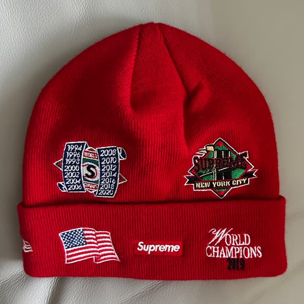 슈프림 뉴에라 비니 