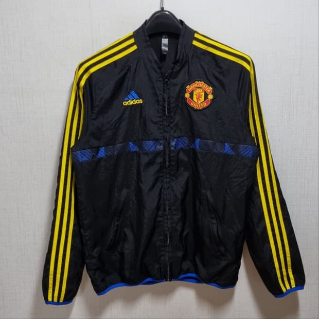 아디다스 맨유 바람막이 블랙/옐로우 